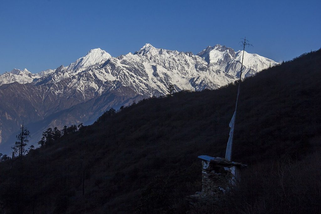1200px-Ganesh_Mountain_range_seen_from_Chandanbari,_Rasuwa._(By_Saroj_Pandey)